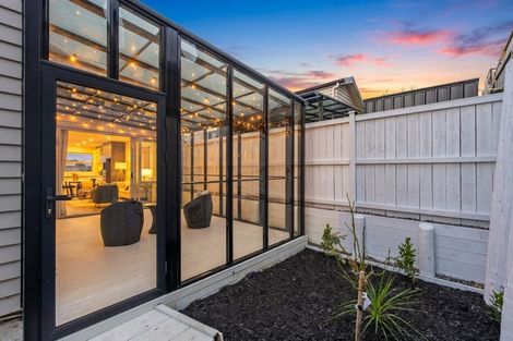 Photo of property in 37 Puwha Street, Massey, Auckland, 0614