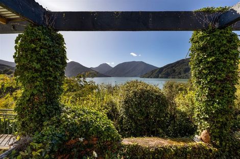 Photo of property in 577 Queen Charlotte Drive, Havelock, Picton, 7281