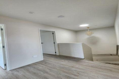 Photo of property in 128b Hutchinsons Road, Bucklands Beach, Auckland, 2014