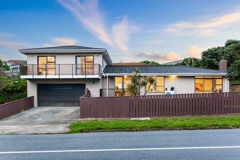 Photo of property in 2 Te Pene Avenue, Titahi Bay, Porirua, 5022