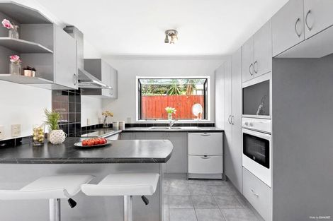 Photo of property in 21a Astley Avenue, New Lynn, Auckland, 0600