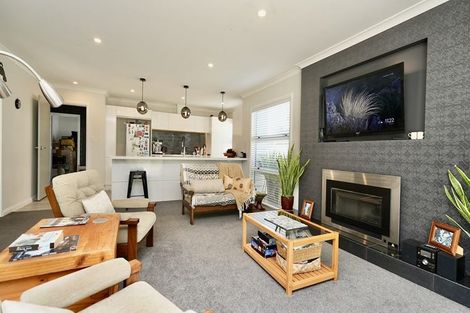 Photo of property in 13 Freedom Drive, Kelvin Grove, Palmerston North, 4414
