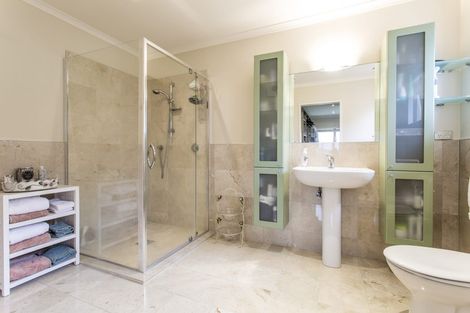 Photo of property in 6/126 Whangaparaoa Road, Red Beach, 0932