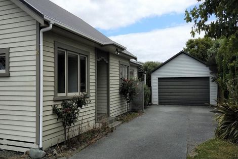 Photo of property in 15 Puriri Terrace, Roslyn, Palmerston North, 4414