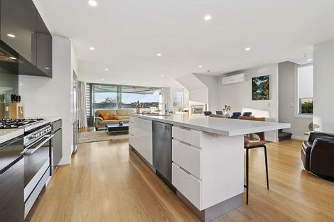 Photo of property in 2f Dodson Avenue, Milford, Auckland, 0620