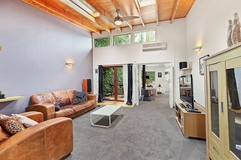 Photo of property in 8a Cullen Place, Tawa, Wellington, 5028