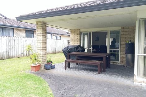 Photo of property in 6 Magee Place, East Tamaki Heights, Auckland, 2016