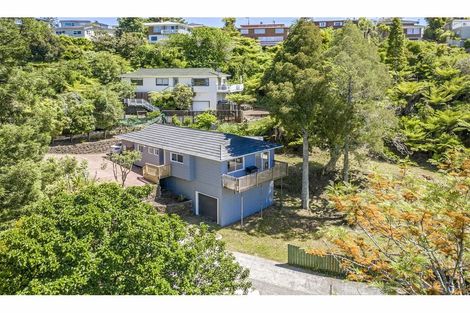 Photo of property in 8 Limmer Place, Browns Bay, Auckland, 0632