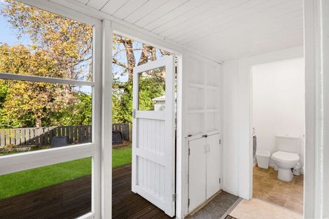 Photo of property in 32 Hutchison Crescent, Durie Hill, Whanganui, 4500