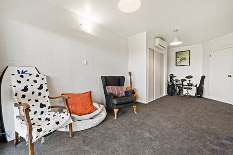 Photo of property in 797 East Coast Road, Northcross, Auckland, 0630