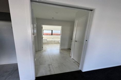 Photo of property in 5 Poutawa Lane, Clarks Beach, 2122