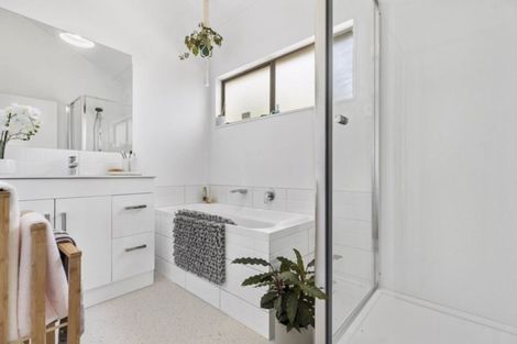 Photo of property in 2/3 Kent Road, Manurewa, Auckland, 2102