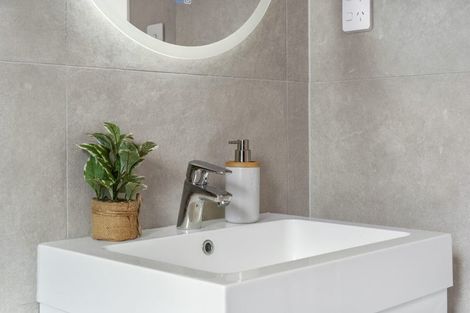 Photo of property in 9 Rosedale Road, Pinehill, Auckland, 0632