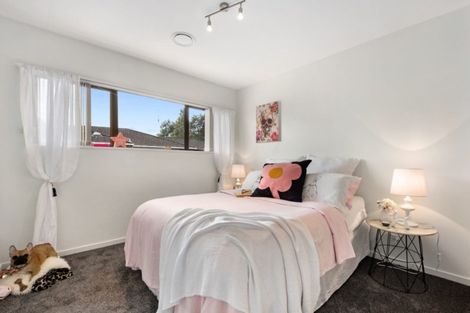 Photo of property in 7 King Charles Drive, Kingsley Heights, Upper Hutt, 5018