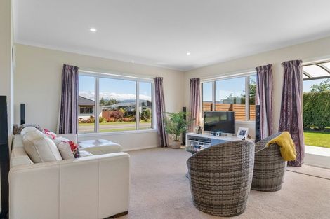 Photo of property in 6 Madison Street, Carterton, 5713