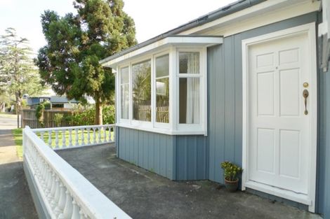 Photo of property in 103 Bolton Street, Blockhouse Bay, Auckland, 0600