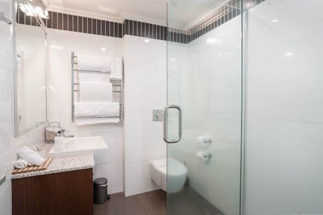 Photo of property in 225 Lake Terrace, Waipahihi, Taupo, 3330