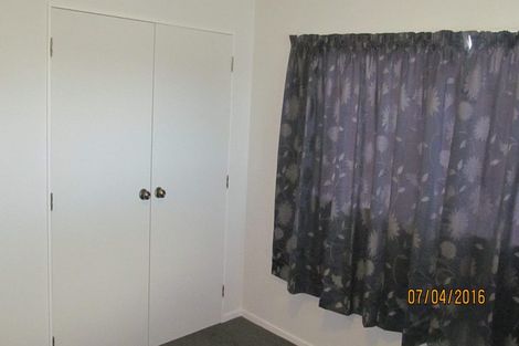 Photo of property in 2/17 Fitzherbert, Alicetown, Lower Hutt, 5010