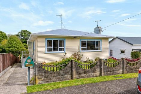 Photo of property in 35 Essex Street, Vogeltown, New Plymouth, 4310