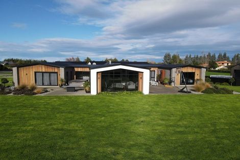 Photo of property in 19 Longwood Drive, Winton, 9720