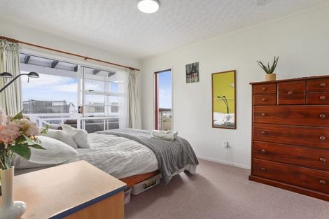 Photo of property in 2/56 James Laurie Street, Henderson, Auckland, 0612