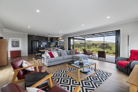 Photo of property in 32 Varsity Heights, Fitzherbert, Palmerston North, 4410