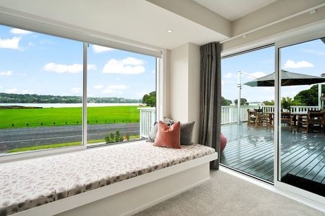 Photo of property in 93 Kiwi Esplanade, Mangere Bridge, Auckland, 2022