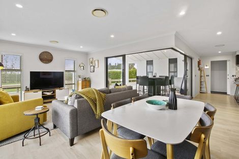 Photo of property in 482c Carrington Road, Hurworth, New Plymouth, 4371