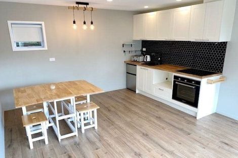 Photo of property in 28 Kokiri Street, Te Atatu South, Auckland, 0610