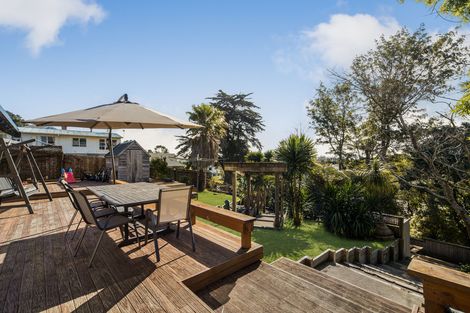 Photo of property in 20 Collingwood Road, Waiuku, 2123