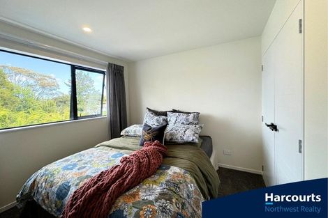 Photo of property in 10 Mahinga Place, Massey, Auckland, 0614
