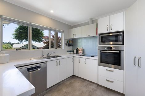 Photo of property in 30 Buckingham Place, Bethlehem, Tauranga, 3110