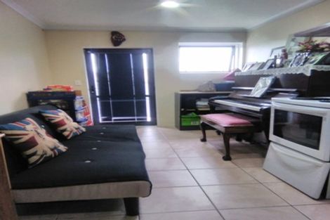 Photo of property in 10 De Havilland Drive, Goodwood Heights, Auckland, 2105