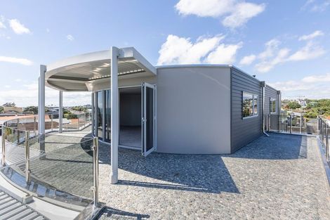 Photo of property in 18 Roy Terrace, Moturoa, New Plymouth, 4310