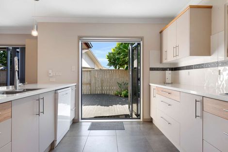 Photo of property in 36 Gibson Place, Papamoa Beach, Papamoa, 3118