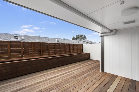 Photo of property in 3d/4045 Great North Road, Glen Eden, Auckland, 0602