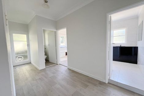 Photo of property in 18 Woodford Avenue, Henderson, Auckland, 0610