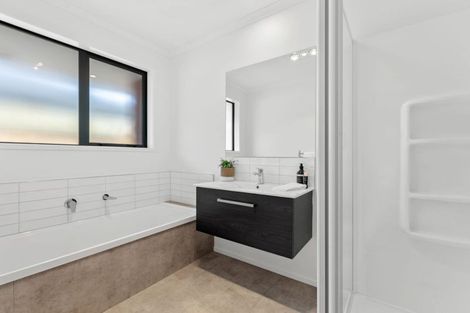 Photo of property in 93 Hills View Drive, Papamoa, 3118