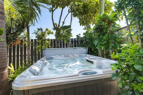 Photo of property in 25 Stella Drive, Clarks Beach, 2122