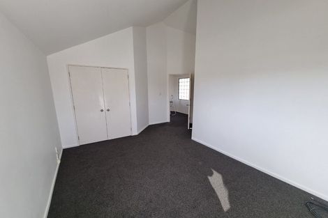 Photo of property in 1/909 Beach Road, Waiake, Auckland, 0630