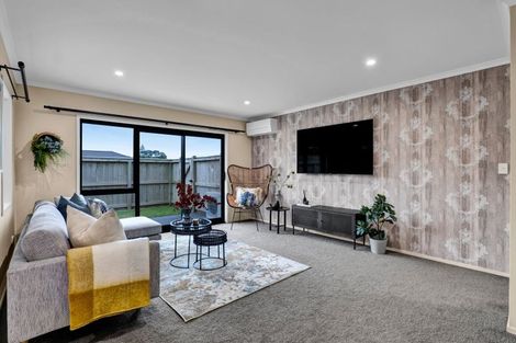 Photo of property in 40 Fernbrook Drive, Hurworth, New Plymouth, 4310