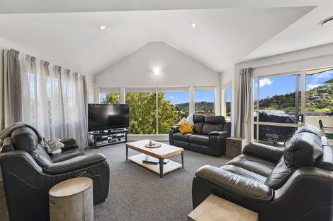 Photo of property in 6 Stephanie Close, Glenfield, Auckland, 0629