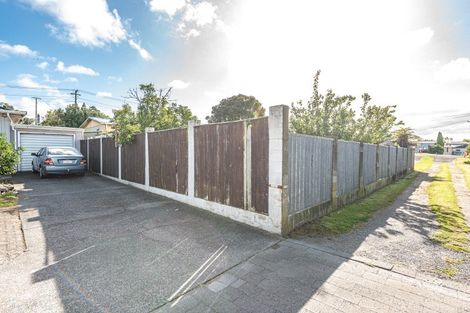 Photo of property in 12 Kowhai Street, Castlecliff, Whanganui, 4501