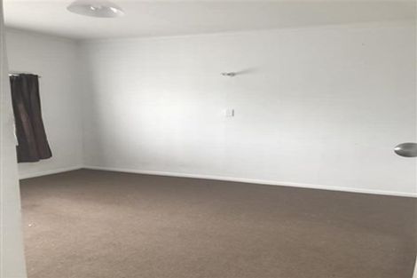 Photo of property in 72 Don Buck Road, Massey, Auckland, 0614