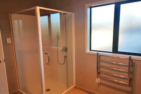 Photo of property in 13 Sonoma Crescent, Oteha, Auckland, 0632