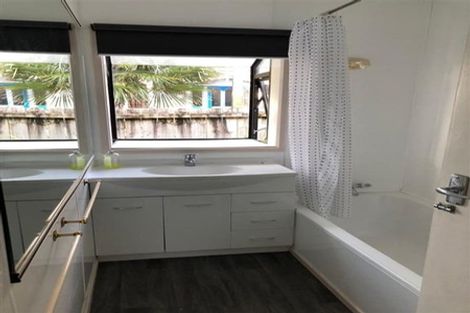 Photo of property in 44 Seymour Road, Sunnyvale, Auckland, 0612