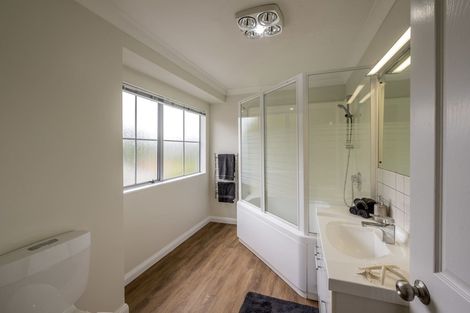 Photo of property in 321 Te Moana Road, Waikanae, 5036