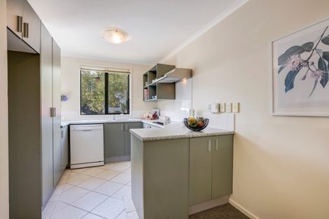 Photo of property in 9 Verdale Circle, Glen Eden, Auckland, 0602
