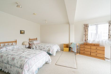 Photo of property in 1 Gladstone Grove, Richmond Heights, Taupo, 3330