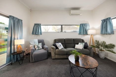 Photo of property in 27a Kenney Crescent, Fairfield, Hamilton, 3214